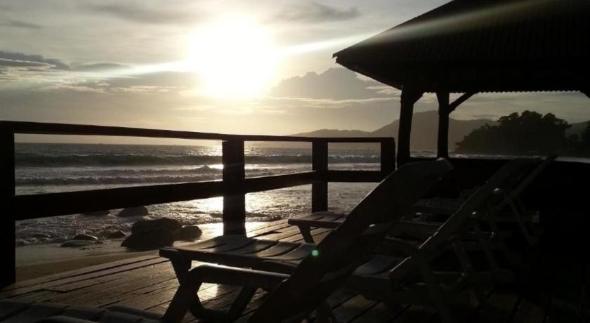 Hotel 77 Sunset Plaza Cisolok Esterno foto