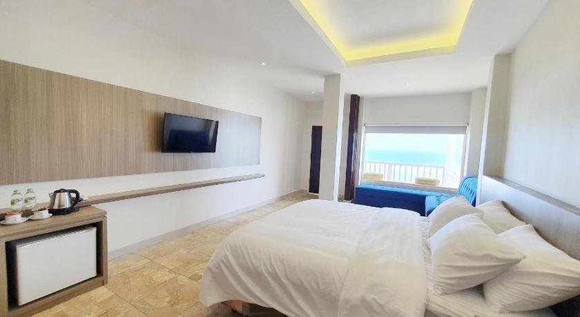 Hotel 77 Sunset Plaza Cisolok Esterno foto