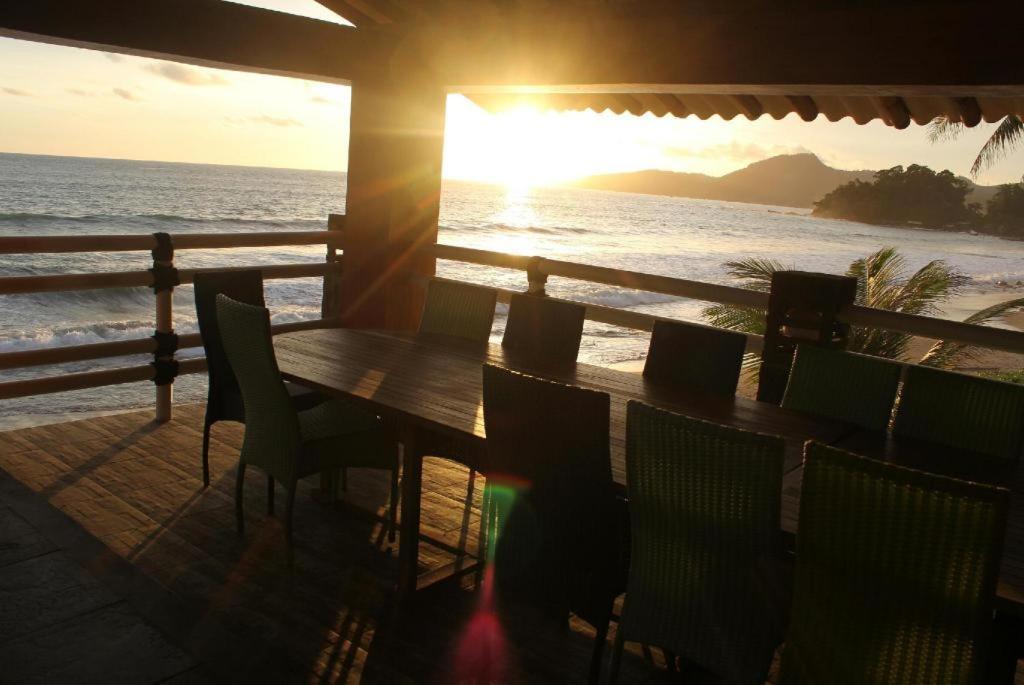 Hotel 77 Sunset Plaza Cisolok Esterno foto