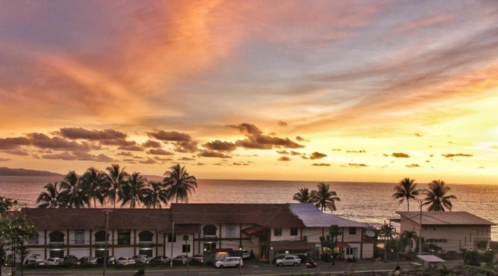 Hotel 77 Sunset Plaza Cisolok Esterno foto